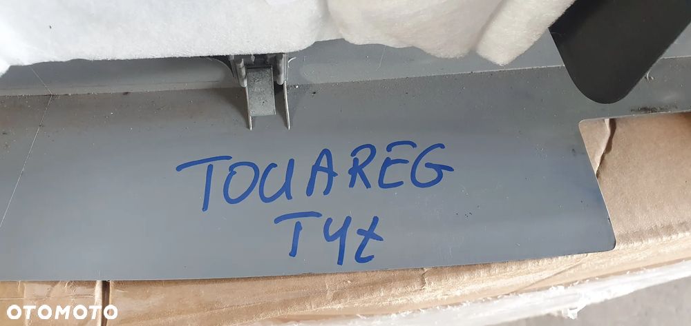 Tapicerka osłona klapy bagażnika VW Touareg 7L6867605 7L0863291A - 9