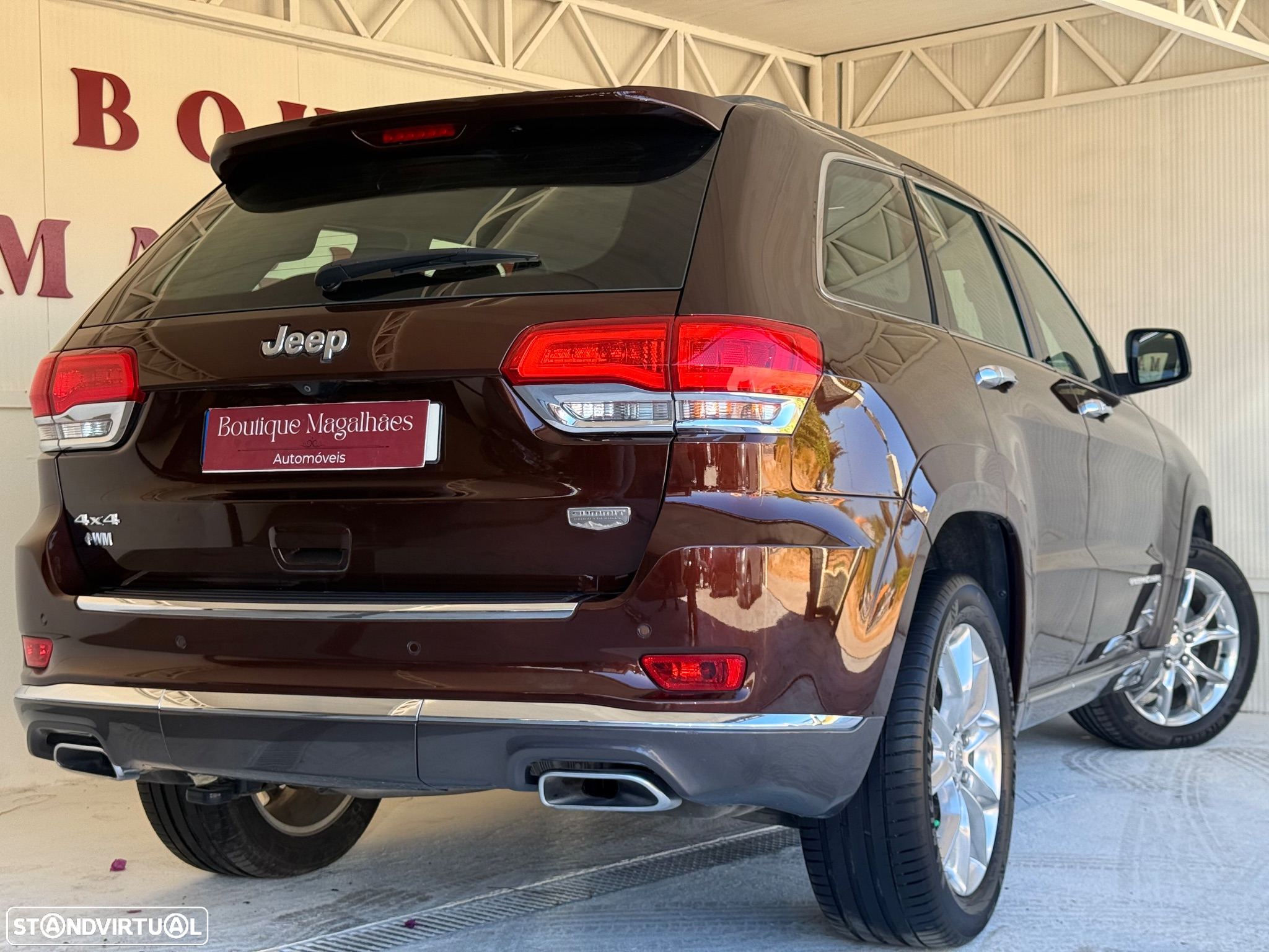 Jeep Grand Cherokee 5.7 V8 HEMI 4WD Auto Summit - 19