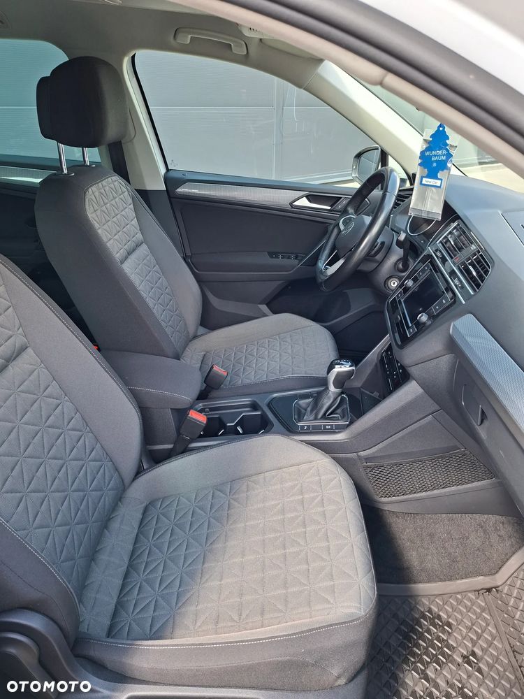 Volkswagen Tiguan - 19