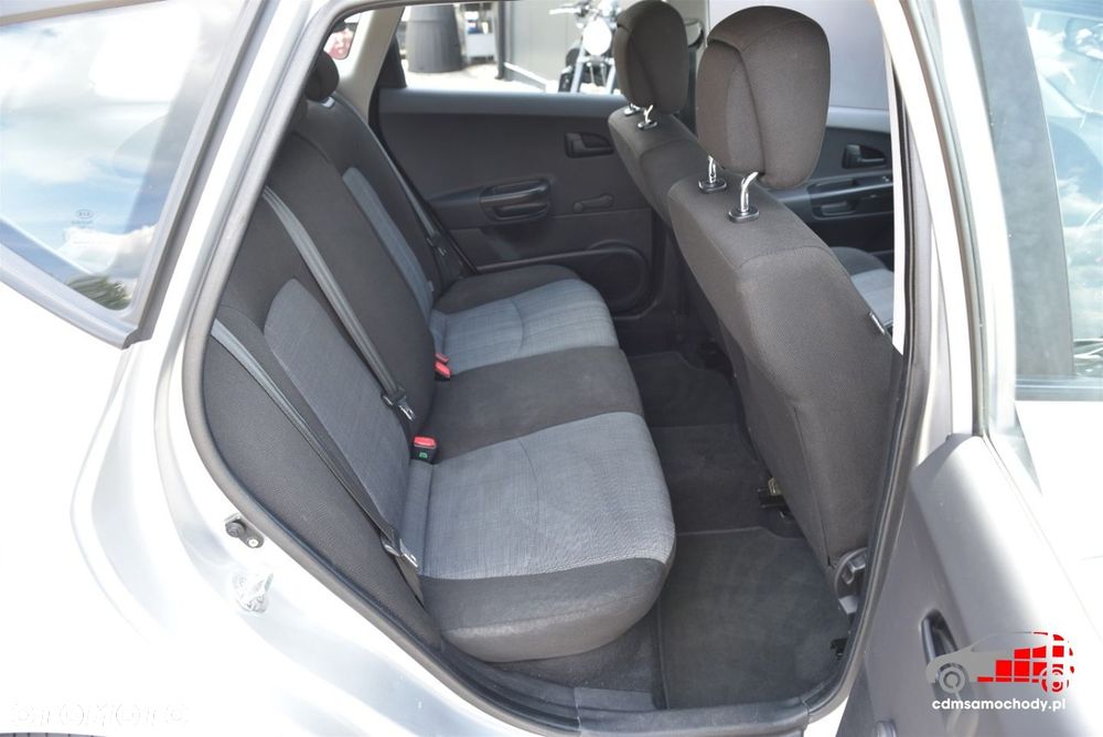 Kia Ceed - 16