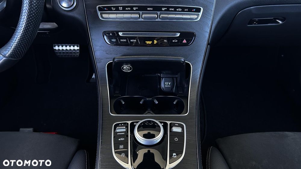 Mercedes-Benz GLC - 21