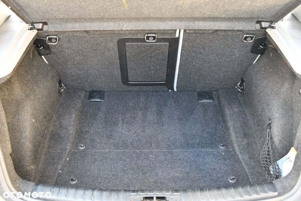 BMW Seria 1 118d DPF - 11