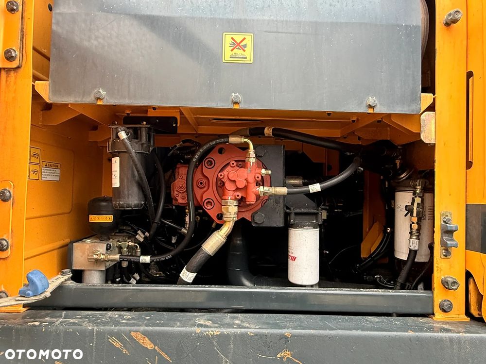 Hyundai HX 300 L - 8