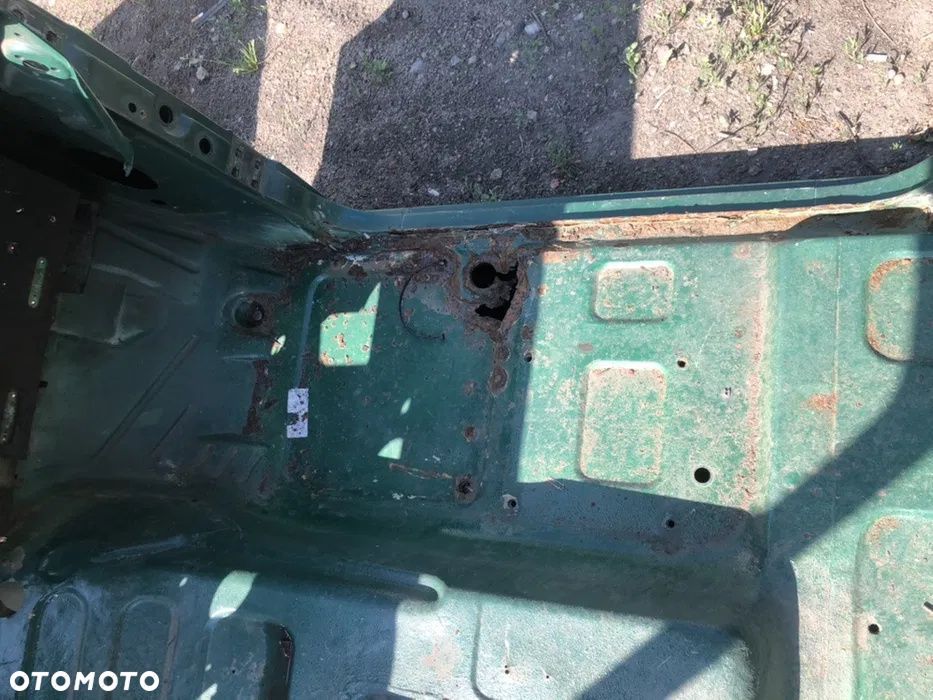 Przednia cześć karoserii medcedes g-klasa w461 3 drzwi - 4