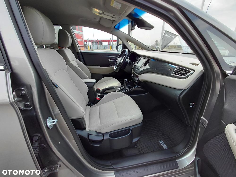 Kia Carens 1.7 CRDi Business Line 7DCT - 25