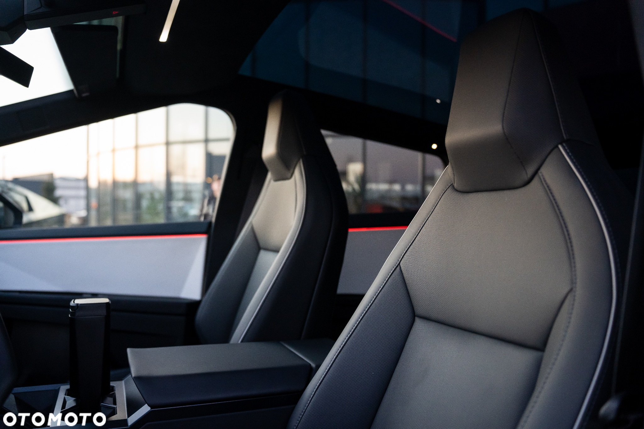 Tesla Cybertruck - 25