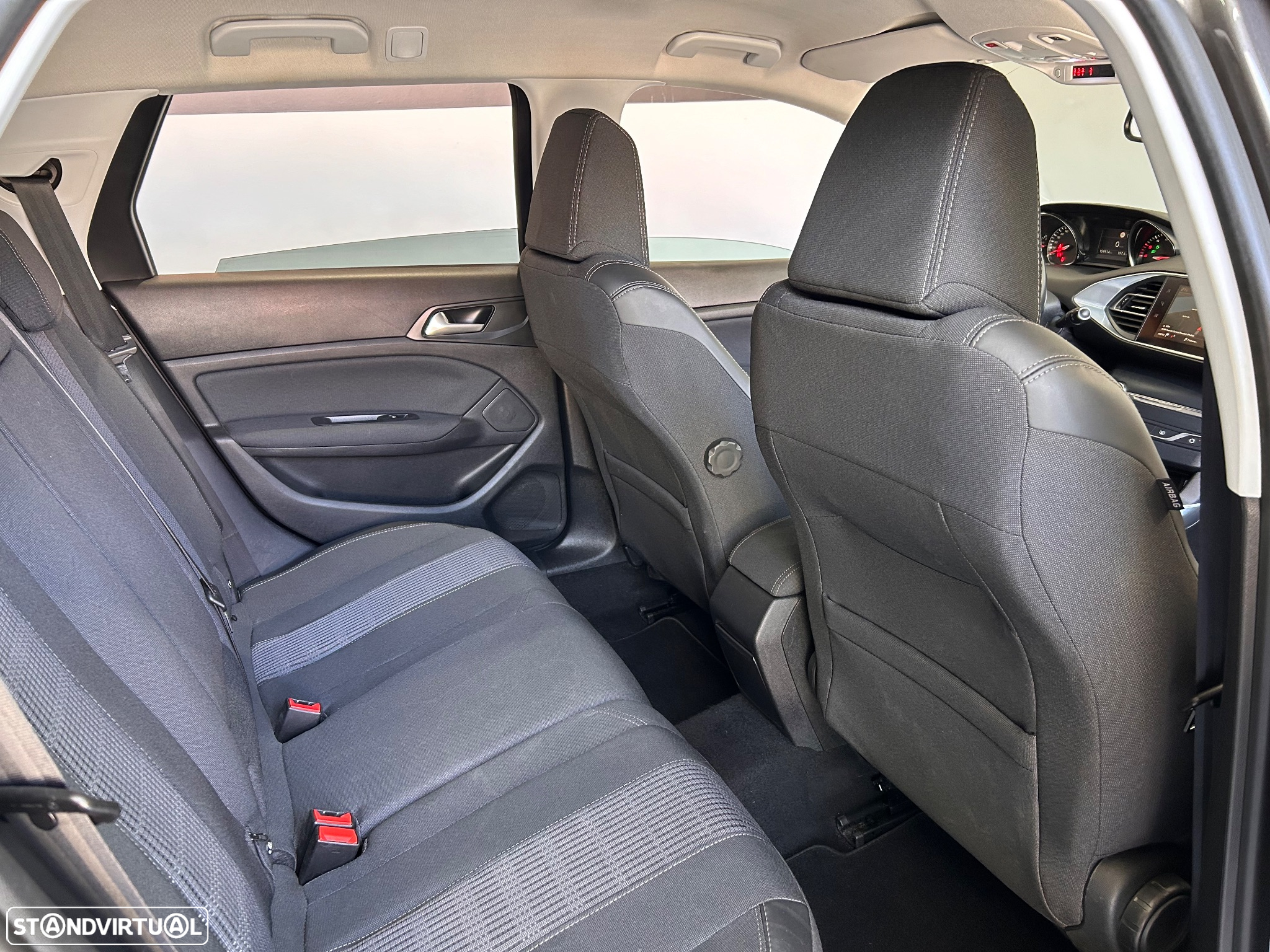 Peugeot 308 SW BlueHDi 120 EAT6 Stop & Start Active - 30