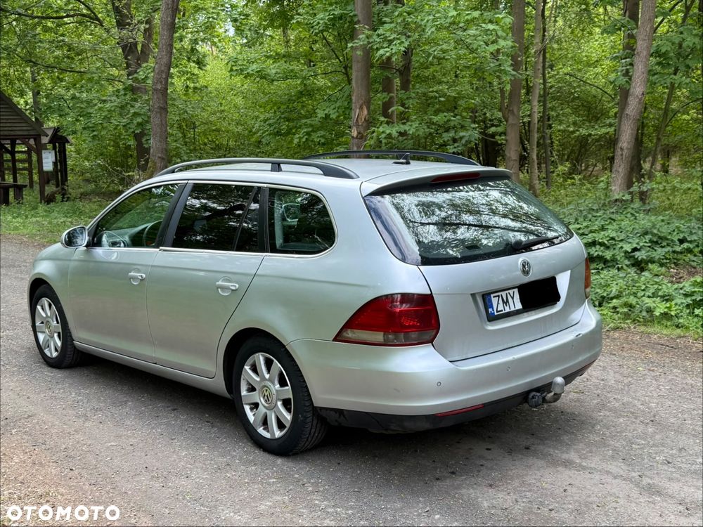 Volkswagen Golf 2.0 TDI DPF Comfortline - 4