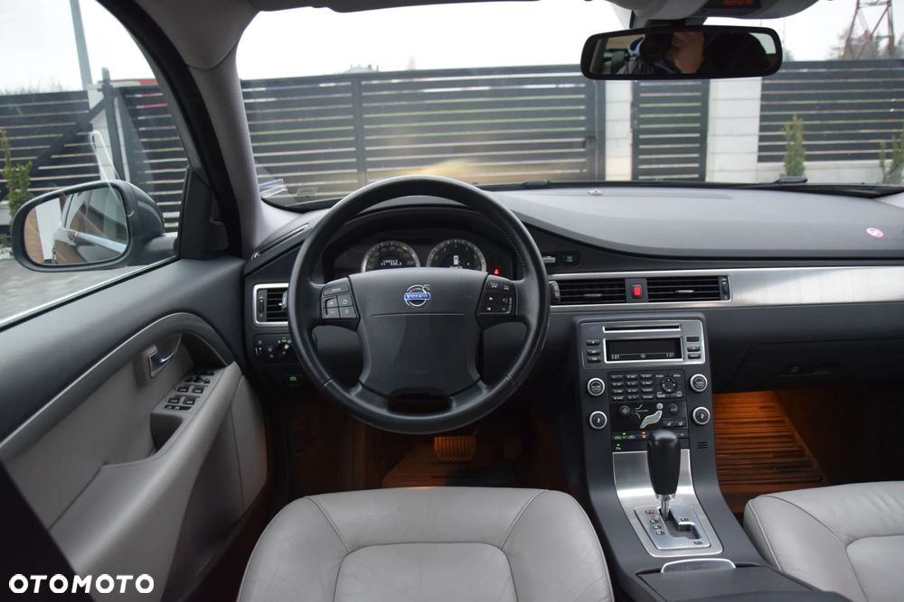 Volvo V70 2.5T Summum - 30