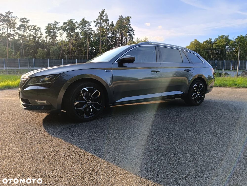 Skoda Superb Combi 2.0 TDI 4x4 DSG Style - 17