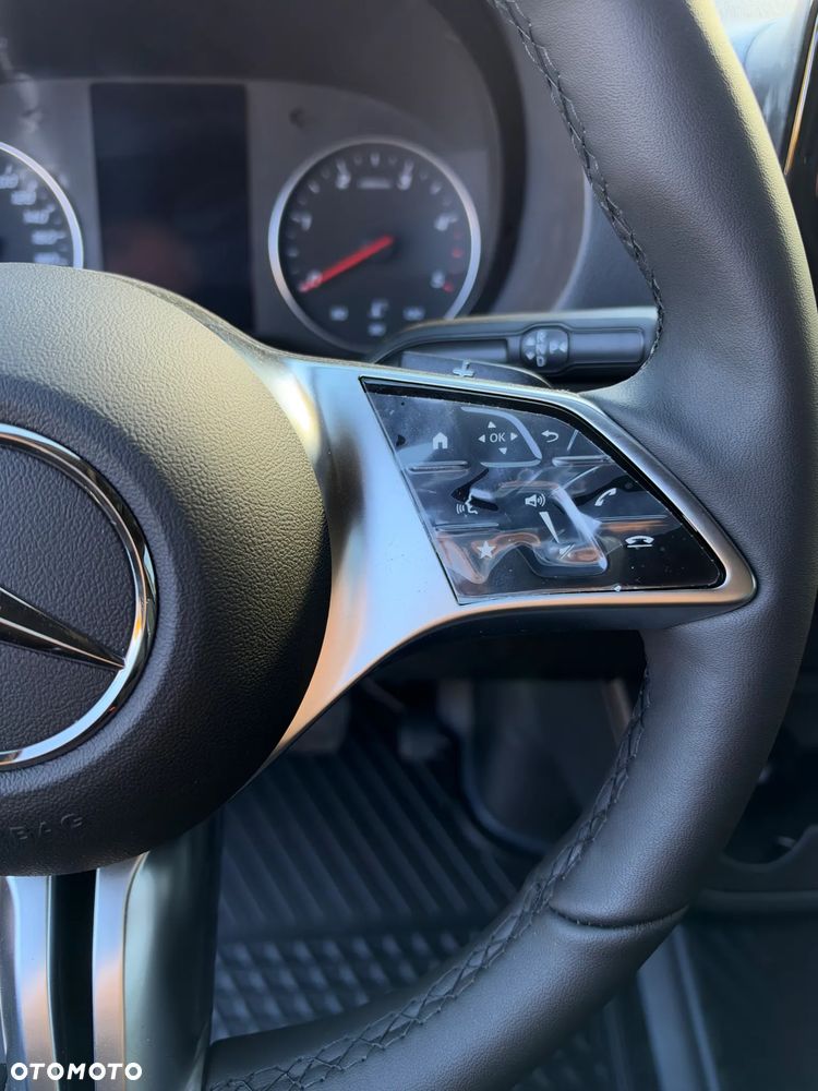 Mercedes-Benz Sprinter - 20