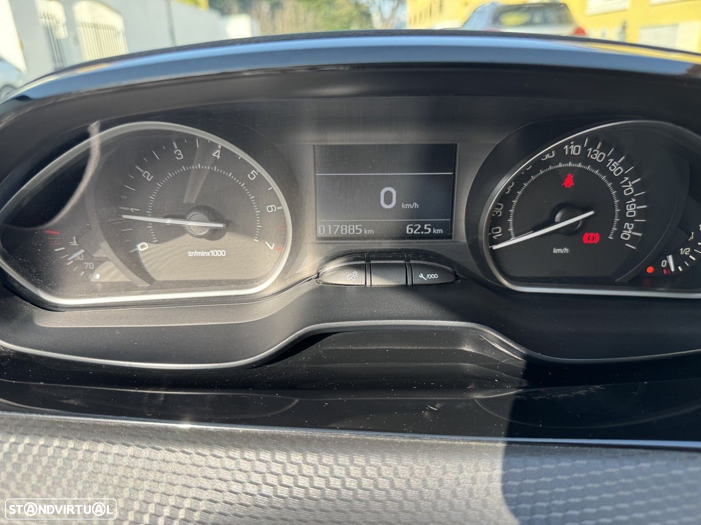 Peugeot 208 1.2 PureTech Allure - 16