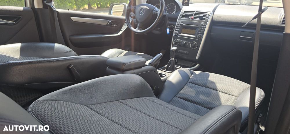 Mercedes-Benz A 160 BlueEfficiency Special Edition - 9