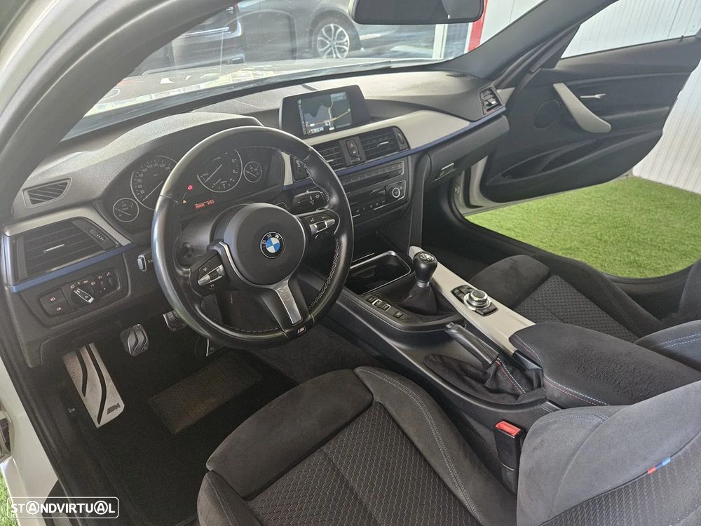 BMW 320 d Pack M - 11