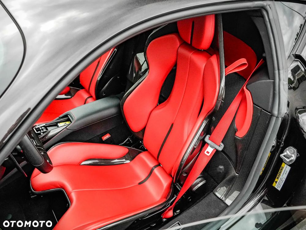 Ferrari SF90 Stradale - 25