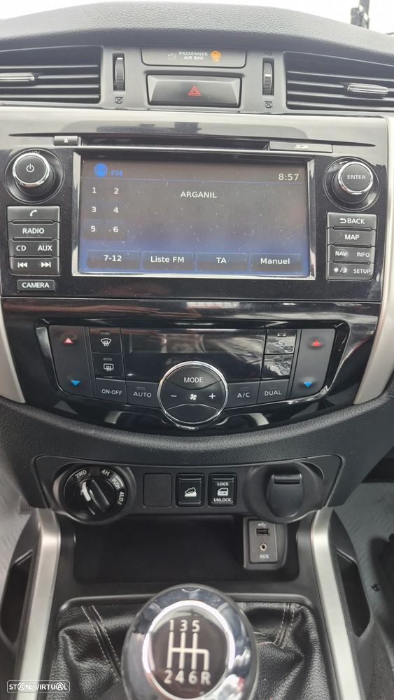 Nissan Np300 - 12