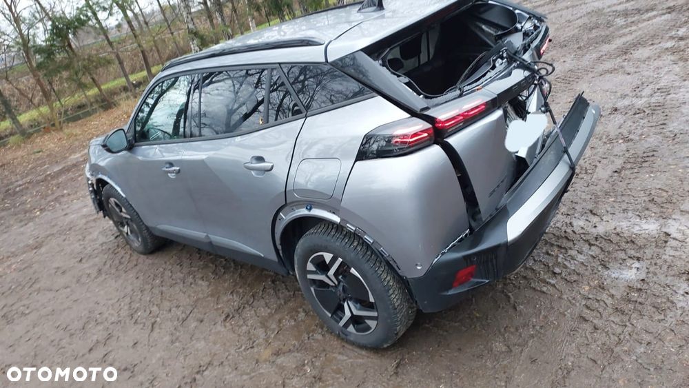 Peugeot 2008 PureTech 130 EAT8 Allure - 6