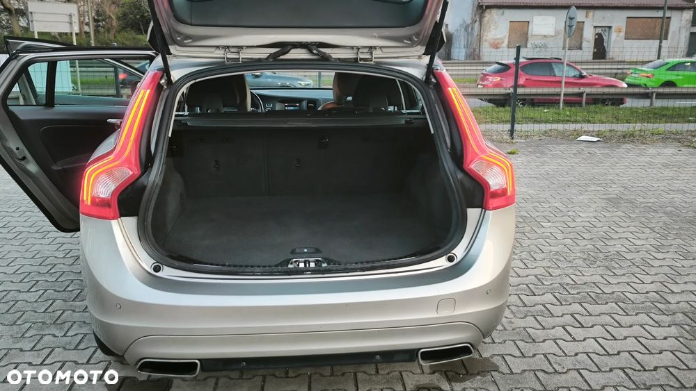 Volvo V60 D4 Drive-E Momentum - 6