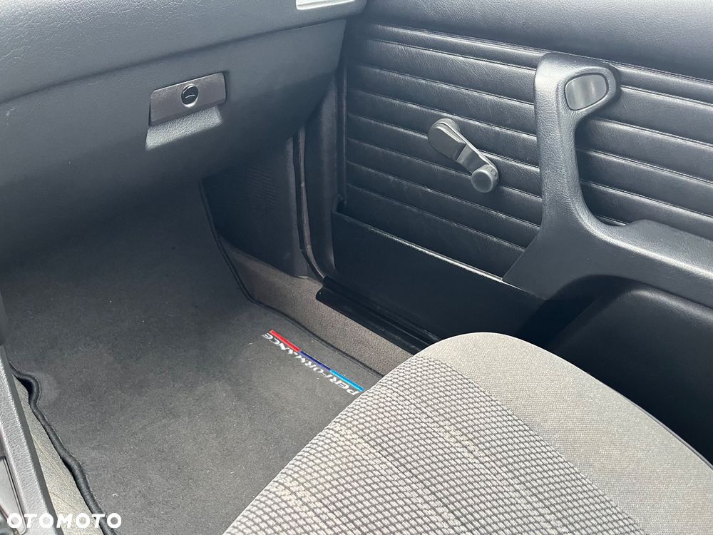 BMW Seria 3 316i - 12