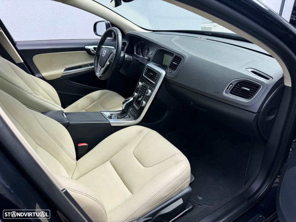 Volvo V60 D6 Twin Engine Geartronic Summum - 28