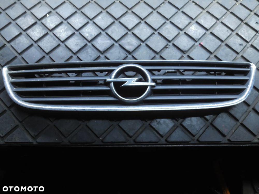 ATRAPA GRILL 90580685 OPEL ZAFIRA A 00R - 1