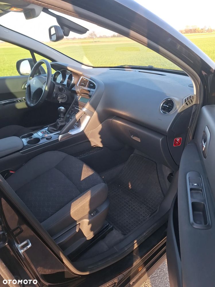 Peugeot 3008 HDi 115 Access - 9