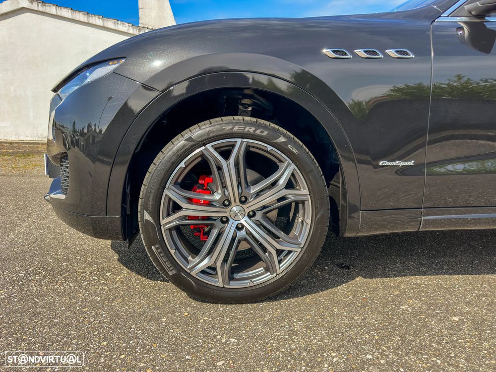 Maserati Levante - 12