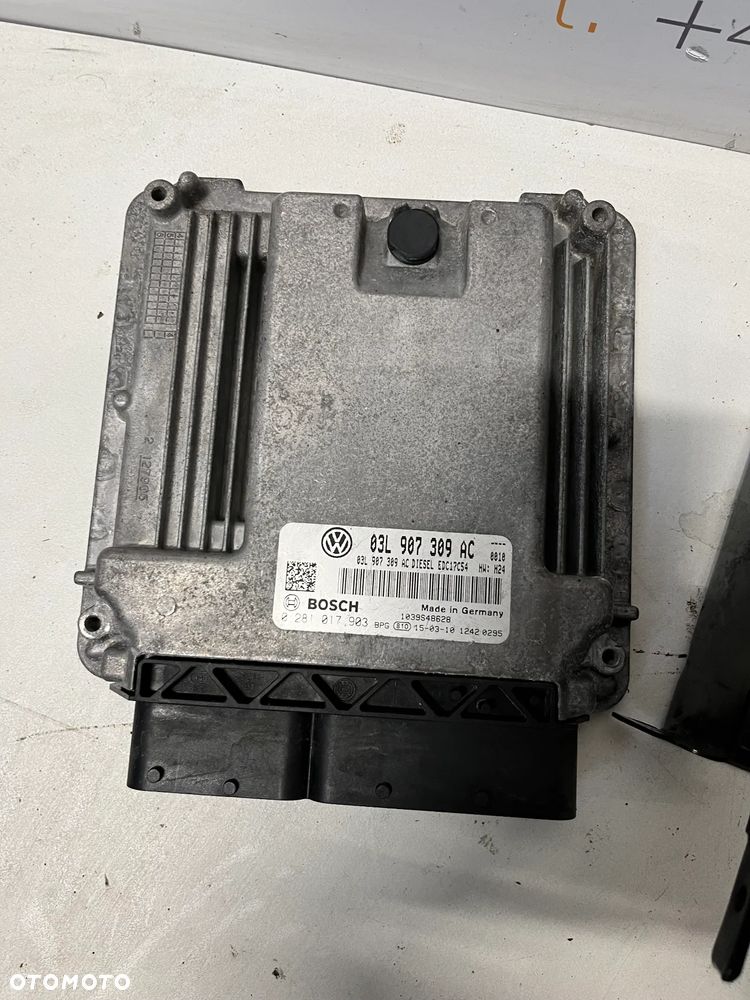 Volkswagen Amarok Sterownik / Moduł ECU 03L907309AC - 2