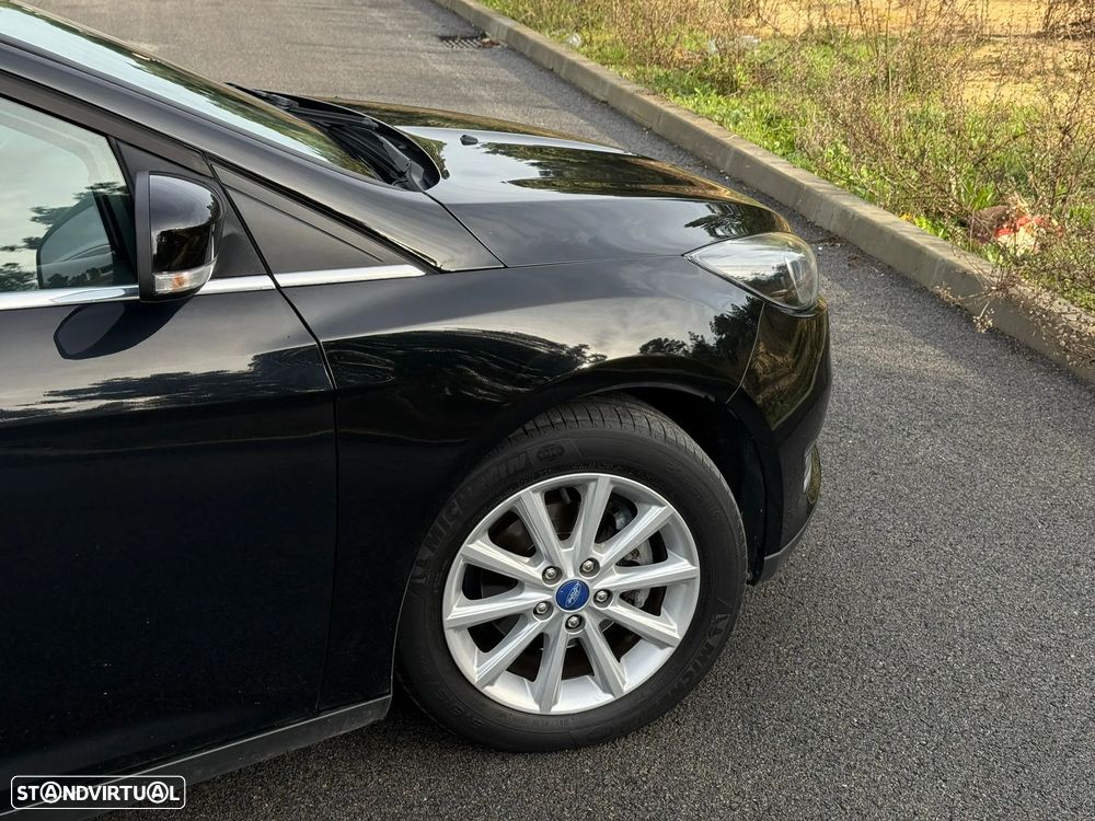 Ford Focus 1.0 EcoBoost Business - 17