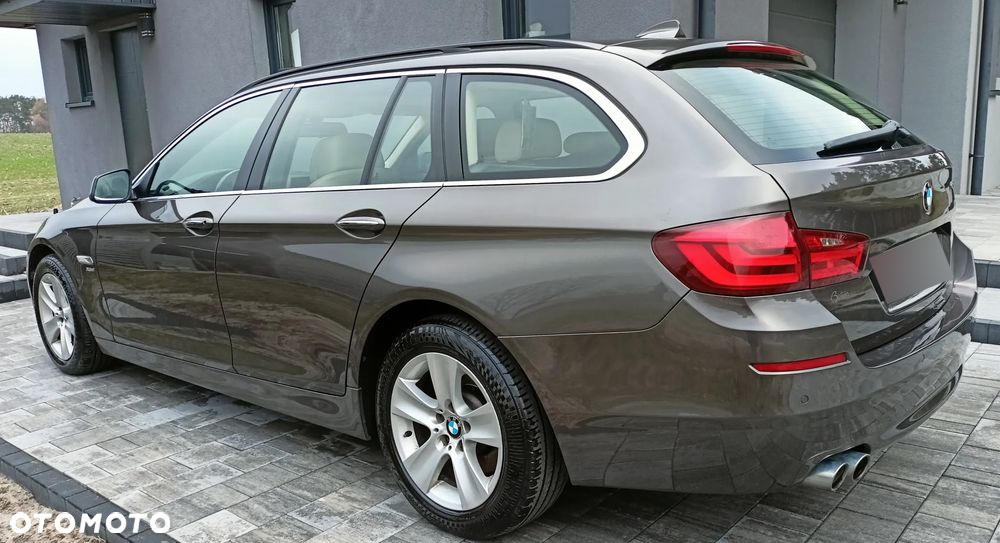 BMW Seria 5 525d xDrive Luxury Line - 2