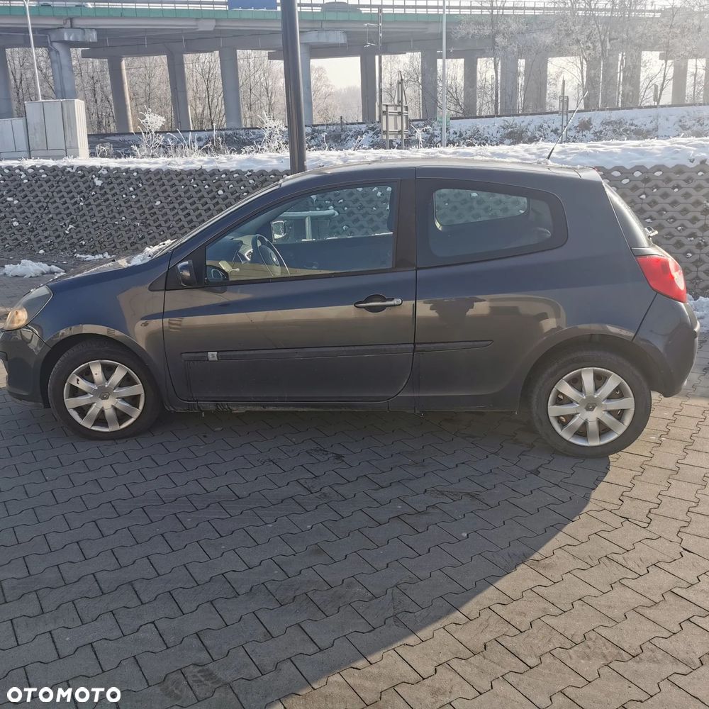 Renault Clio - 1