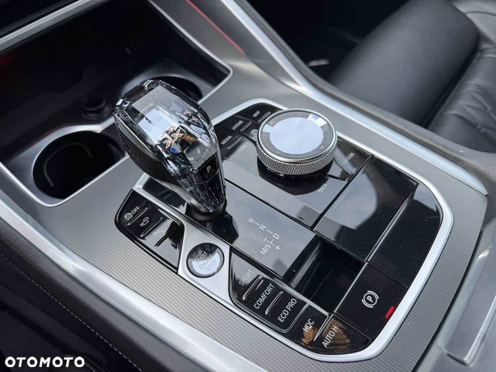 BMW X6 xDrive30d mHEV - 26