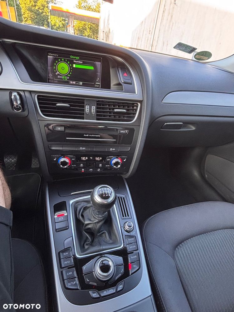 Audi A4 Limousine - 14