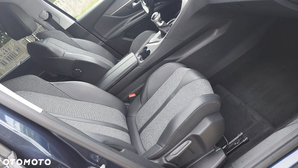 Peugeot 5008 BlueHDi 130 Allure - 23