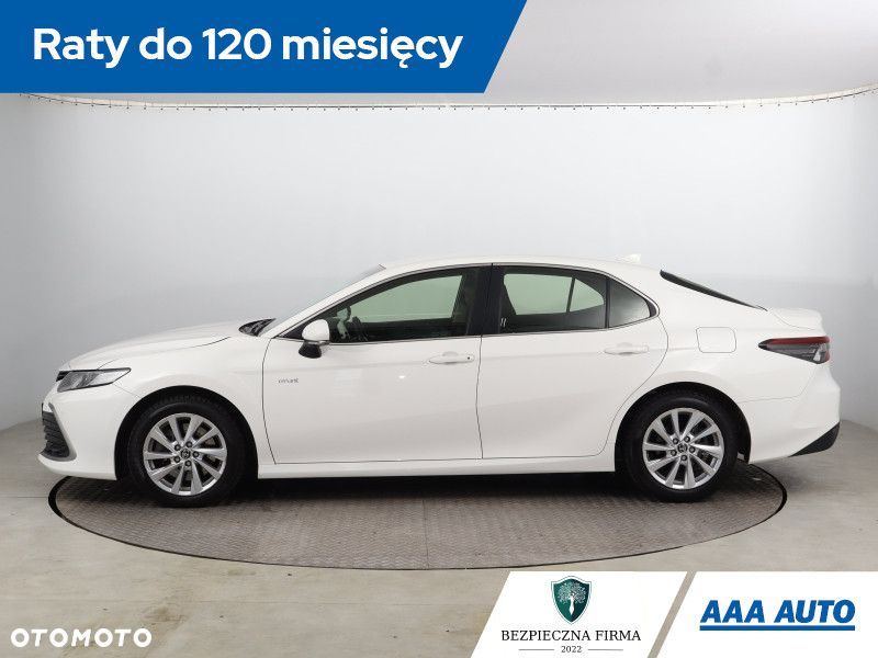 Toyota Camry - 4