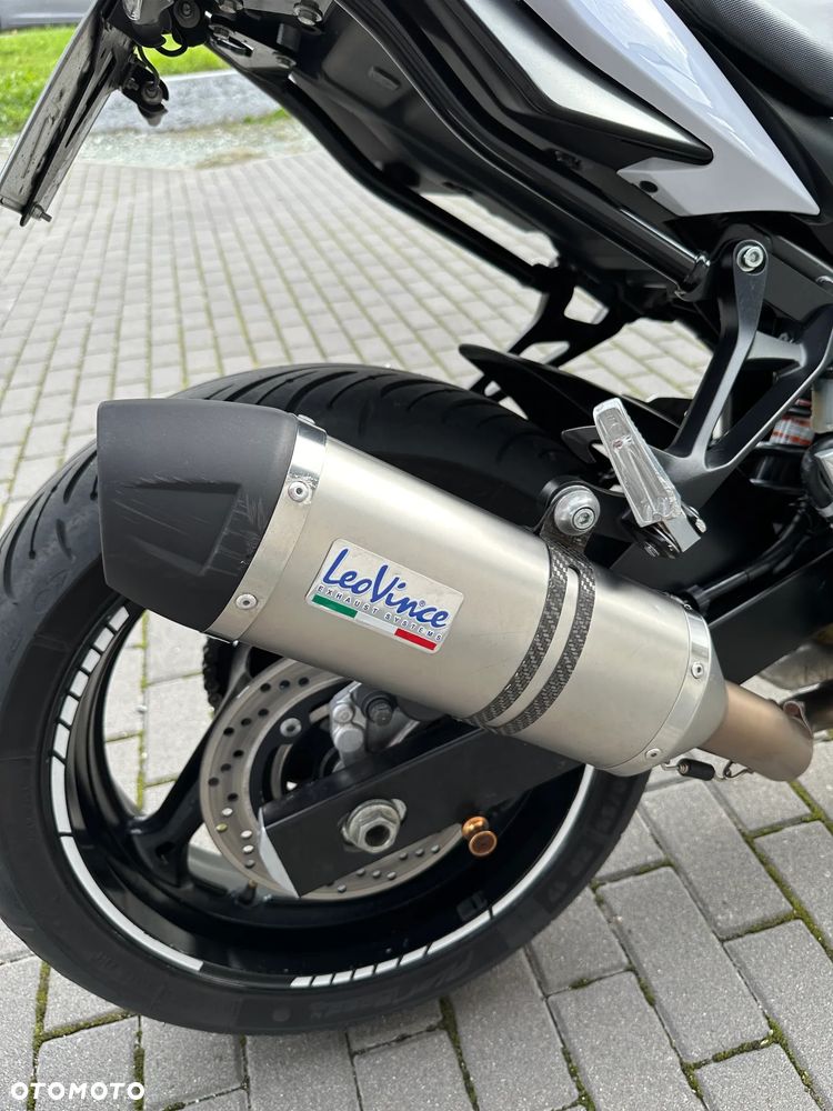 Suzuki GSR - 20