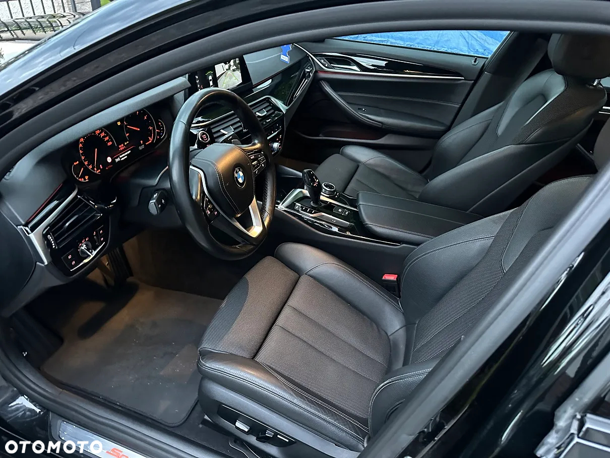 BMW Seria 5 520d Sport Line - 19