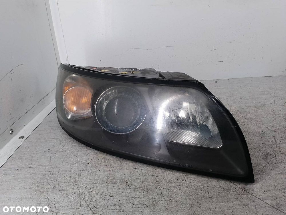 LAMPA PRZÓD PRAWA XENON VOLVO S40 II - 1