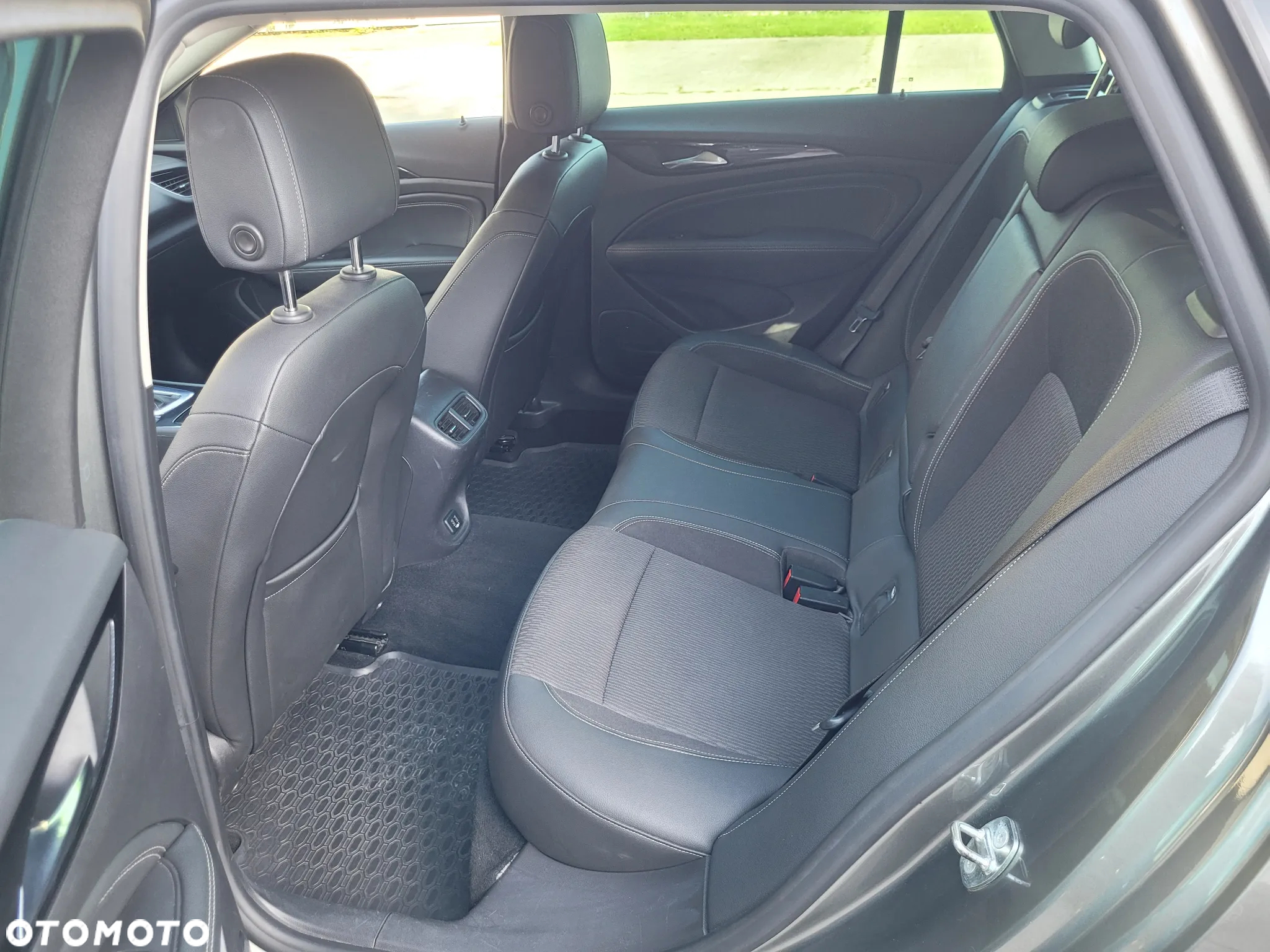 Opel Insignia 1.5 T Elite S&S - 13