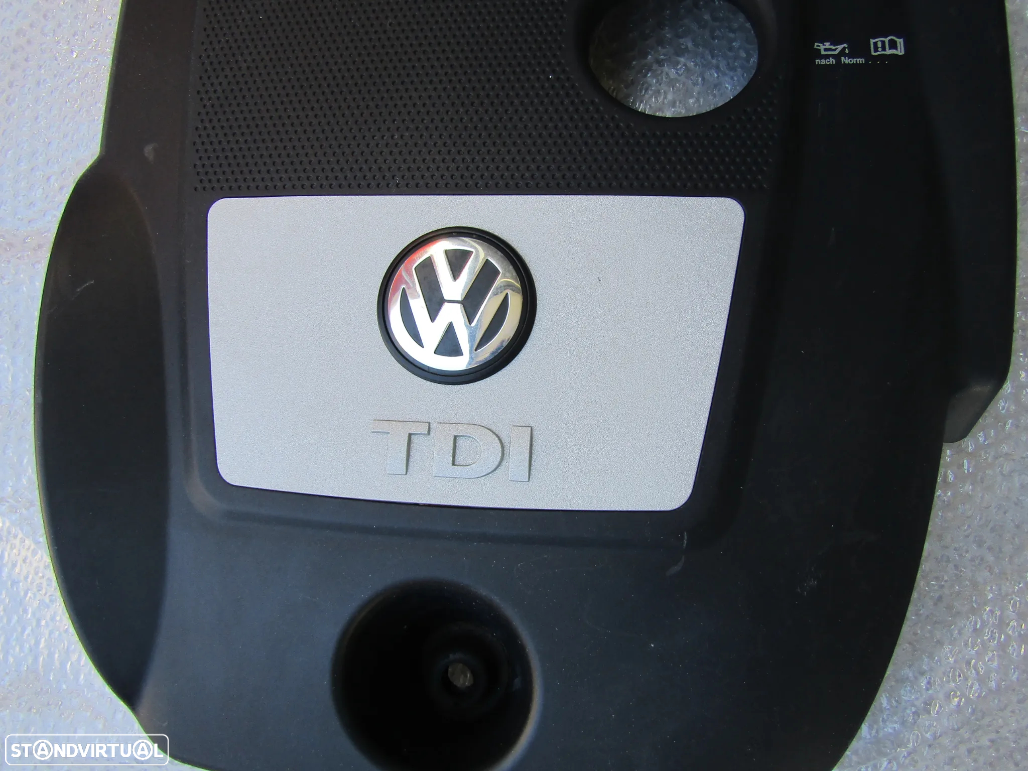 Tampa motor VW GOLF 4 / BORA  motor 115 cv - 2