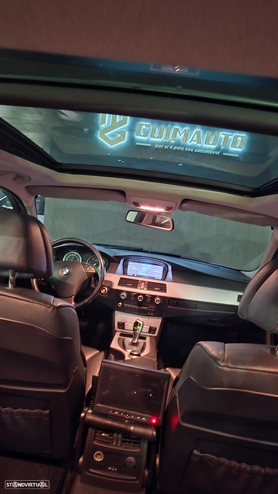 BMW 520 dA Touring Executive - 12