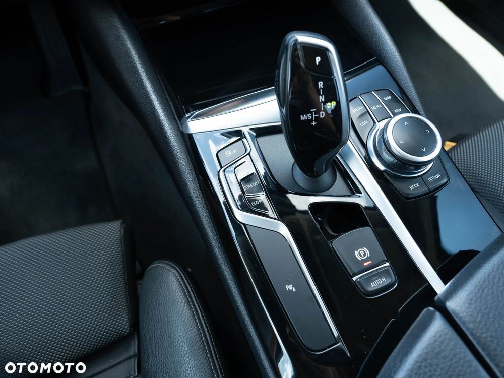 BMW Seria 5 520d Sport Line sport - 35