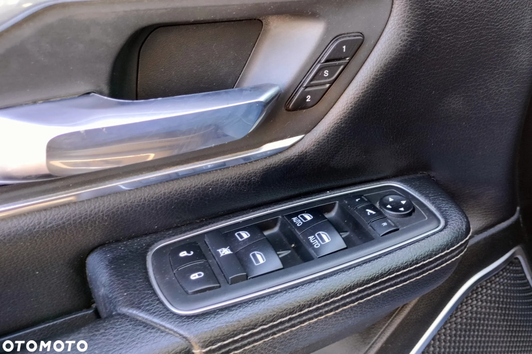 RAM 1500 Crew Cab Shortbed Laramie - 23