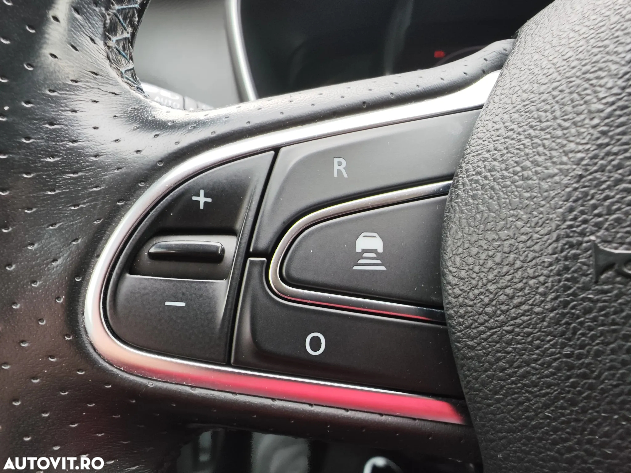 Renault Megane BLUE dCi 115 GT LINE - 24