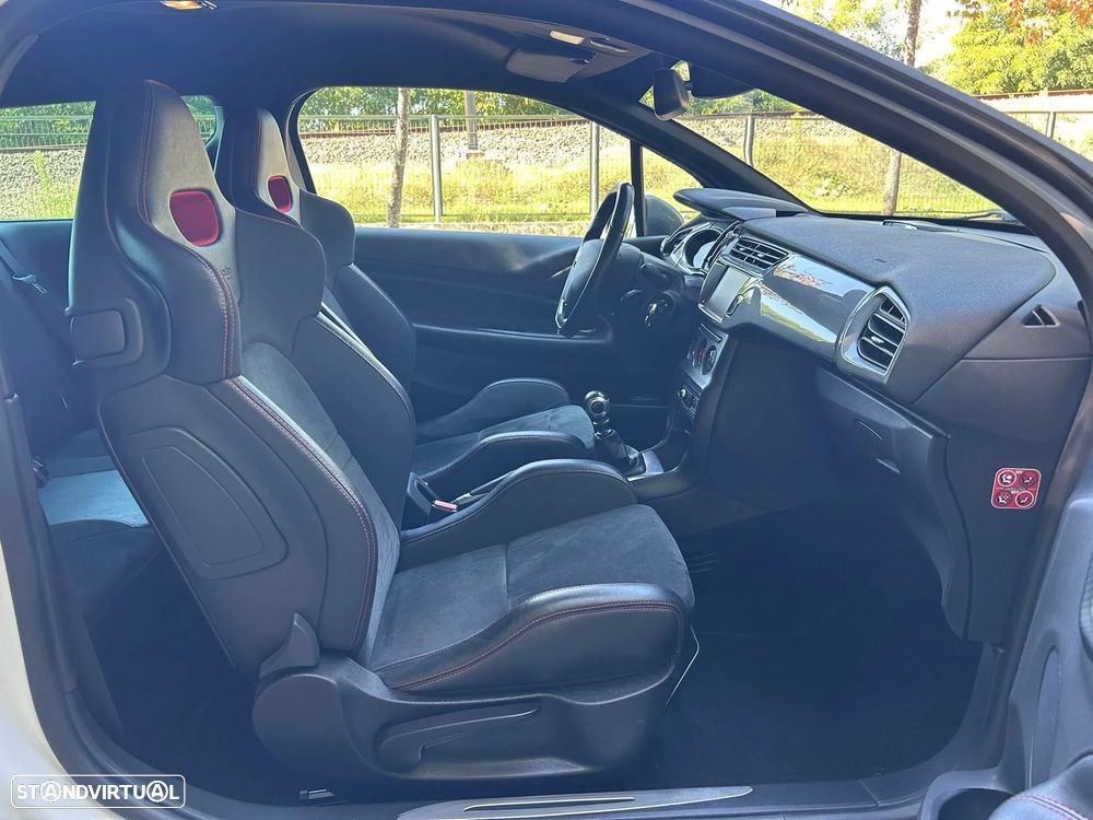 Citroën DS3 1.6 THP Racing - 10