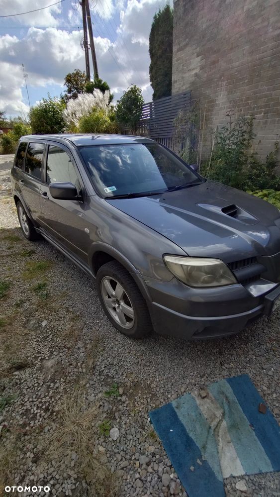 Mitsubishi Outlander 2.0 Turbo - 2