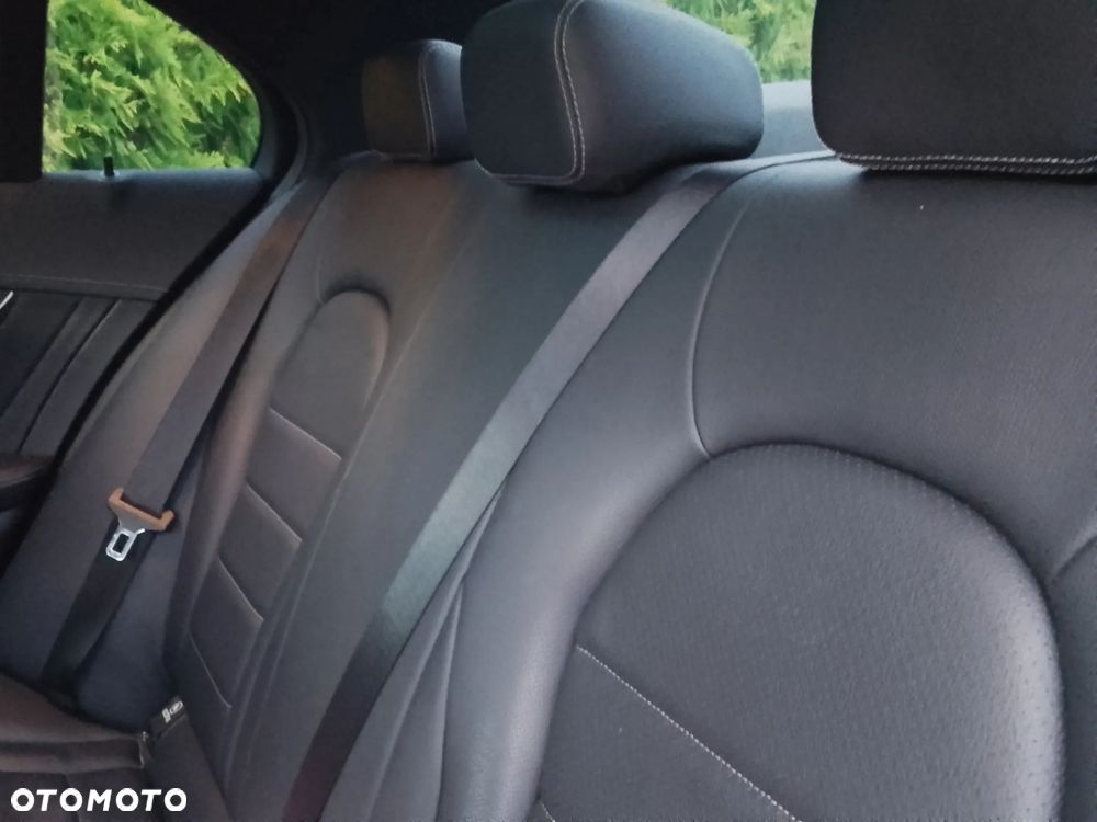 Mercedes-Benz Klasa C 200 4-Matic 7G-TRONIC - 32