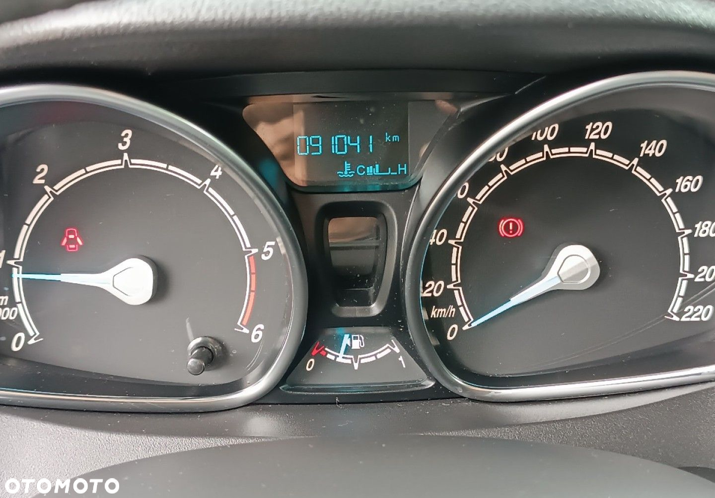 Ford Tourneo Courier - 34