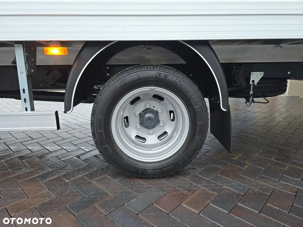 Iveco DAILY DAILY 50C16 KONTENER IZOTERMICZNY 10PALET 4,91cmDługi  2,11cmSzeroki  2,31cmWysoki  SALON PL 106 Tyś km STAN JAK NOWY NA GWARANCJI TEMPOMAT FOTEL PNEŁMATYCZNY KLIMATYZACJA AUTOMATYCZNA - 19