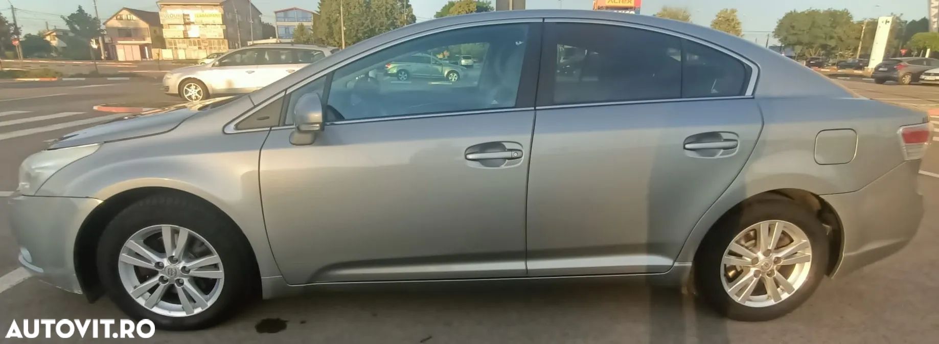 Toyota Avensis 2.0 D-4D Elegance - 1